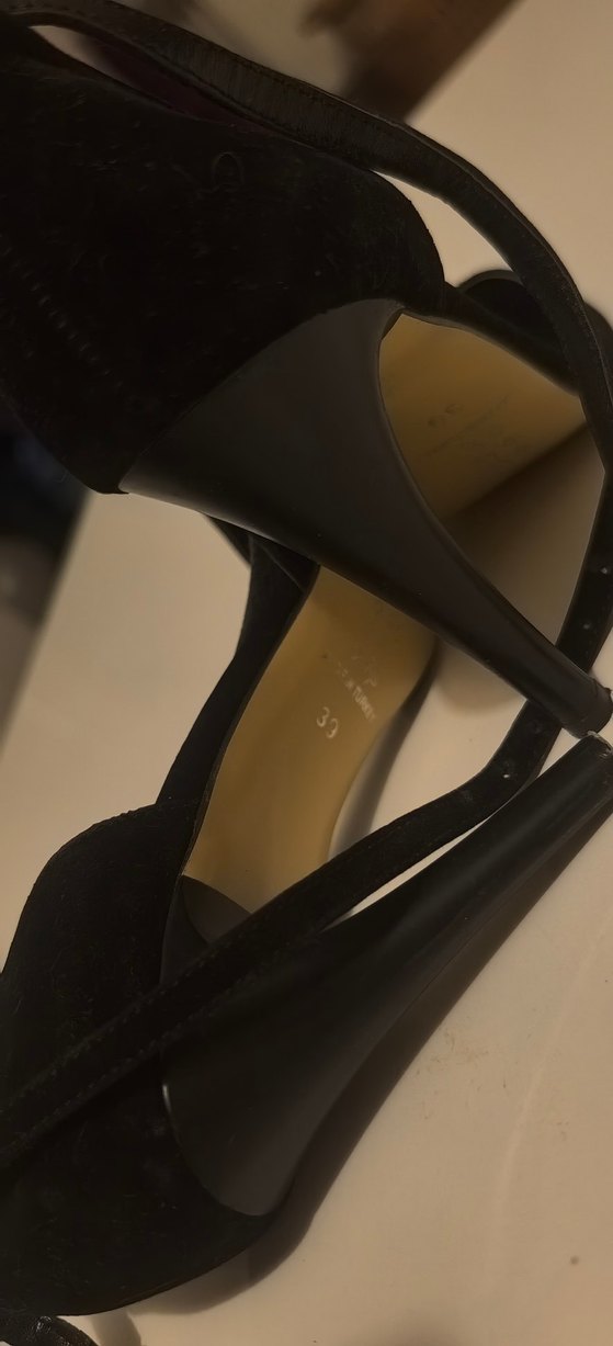 Kadın Siyah Süet Tokalı İnce Topuklu Ayakkabı - Görsel 4