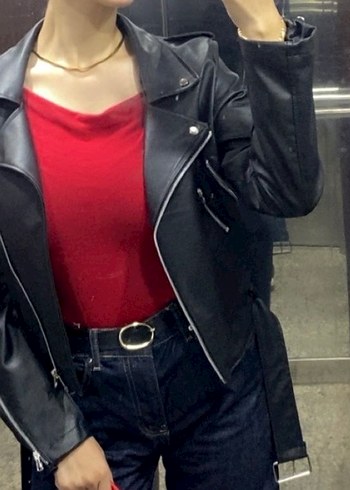 Zincir Detaylı Siyah Deri Ceket - Görsel 5