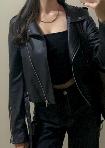 Zincir Detaylı Siyah Deri Ceket - Görsel 4