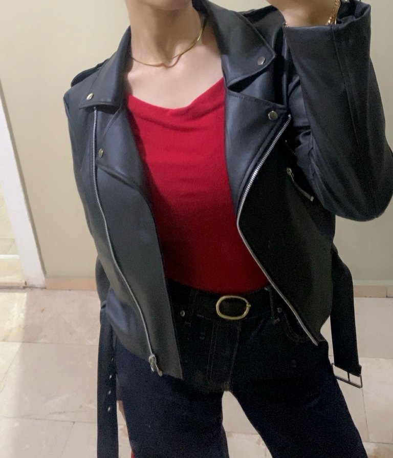 Zincir Detaylı Siyah Deri Ceket - Görsel 2