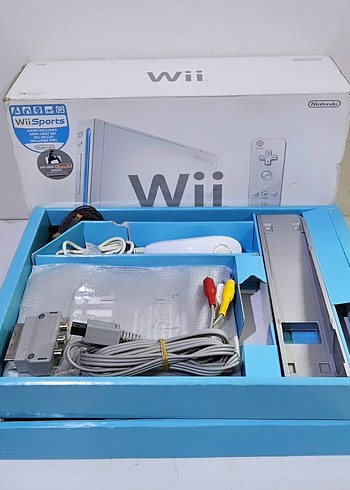Nintendo NİNTENDO Wİİ BEYAZ TAKIM HALINDE KUTULUDUR RVL-001