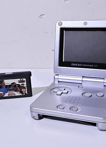 NİNTENDO SP 001 OYUN KONSOLU GRİ RENK VE FIFA SOCCER 2005 OYUN K