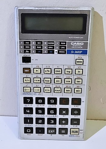 Beden Renk CASİO FX-3600P HESAP MAKİNASI TÜM TUŞLARI DENENMİŞTİR SORUNSUZ