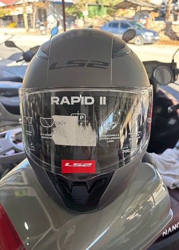 Kilitli Siyah Baskılı Biker Motosiklet Kaskı - Görsel 3