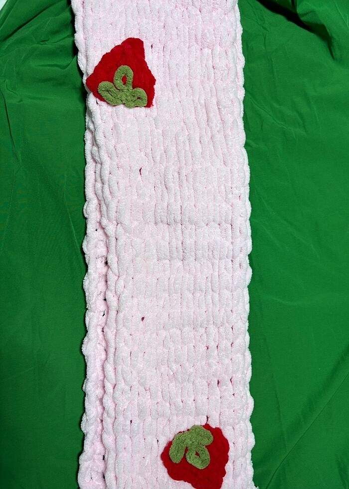 Puffy örgülü çilekli atkı - Görsel 2