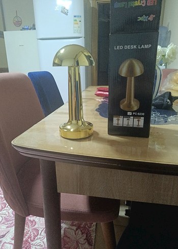 2K Altın Renk LED Masa Lambası