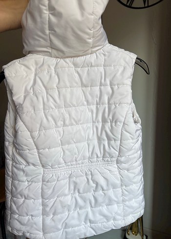 Kız Çocuk Beyaz Fermuarlı Kapüşonlu Yelek - Görsel 2