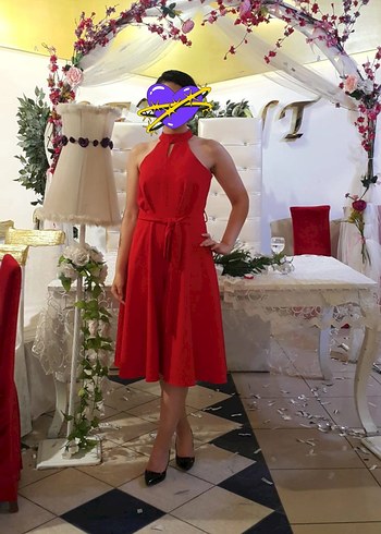 Kırmızı Halter Yaka Midi Elbise