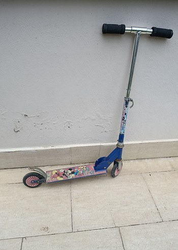 Renkli Çocuk Scooter'ı Mickey Temalı - Görsel 2