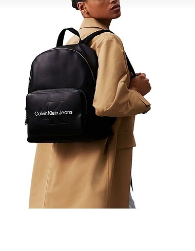  Beden Calvin Klein sırt çantası