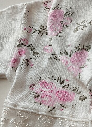 Çiçek detaylı tulum - Görsel 3