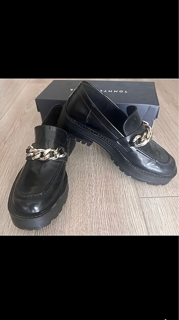 Zara siyah gold zincirli loafer