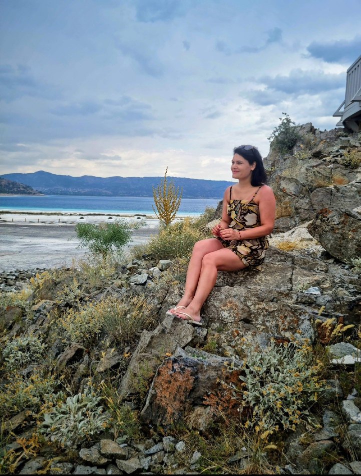 Desenli çok şık ip askılı mini tulum - Görsel 3