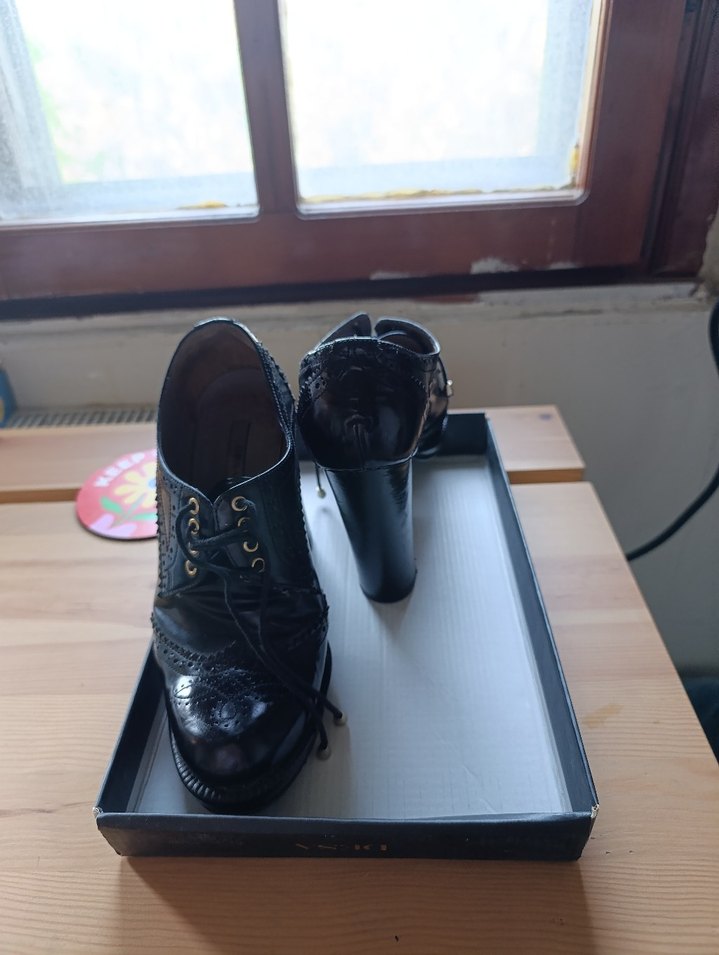 Siyah Deri Kadın Klasik Topuklu Ayakkabı - Görsel 2