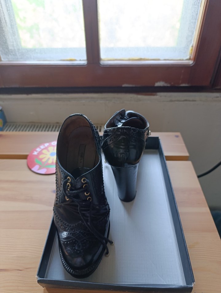 Siyah Deri Kadın Klasik Topuklu Ayakkabı - Görsel 3