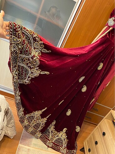38 Beden Seyranlı moda ağır işlemeli kadife bindallı