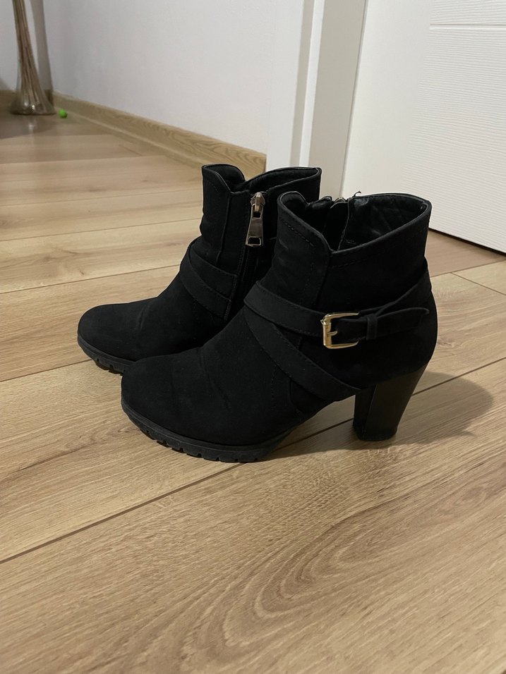 Siyah Süet Tokalı Blok Topuklu Kadın Bot - Görsel 2