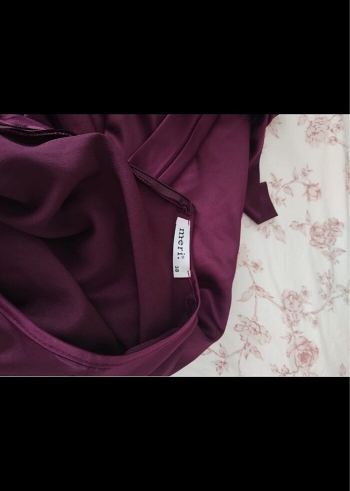 Tesettür çok güzel duruşlu bir elbise - Görsel 3