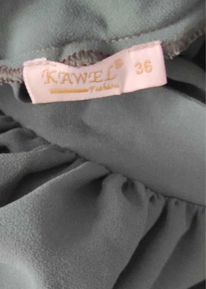 Kolları fırfırlı tesettür elbise - Görsel 3