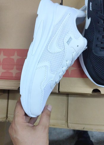 Nike Beyaz Erkek Nike Bağcıklı Spor Ayakkabı