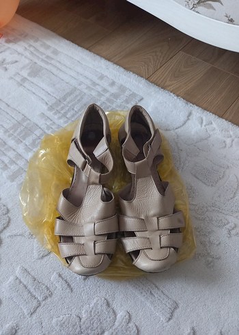 Diğer Bej Kadın Deri Sandalet
