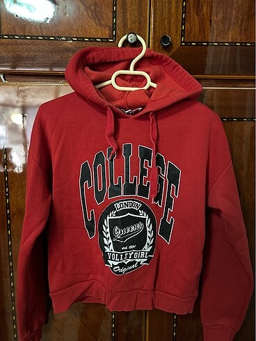 Kırmızı sweatshirt