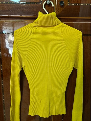Sarı boğazlı body