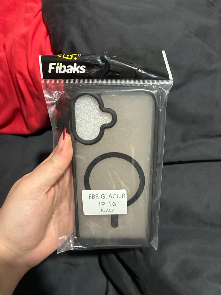 Siyah iPhone 16 Kılıf - Görsel 3