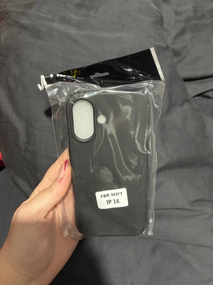 Siyah iPhone 16 Kılıf - Görsel 4