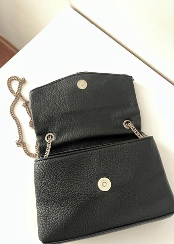 Bershka Zincir Detaylı Siyah Biker Deri Kadın Çanta