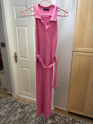 Triko pembe elbise