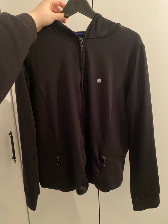 Siyah Fermuarlı Kadın Spor Ceket - Görsel 3