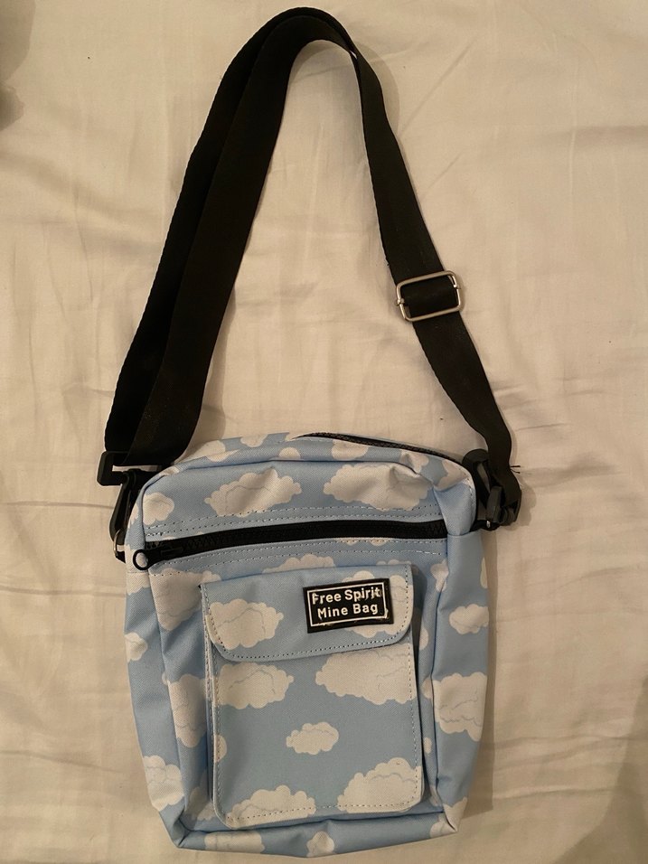 Mavi Bulut Desenli Kadın Çapraz Çanta - Görsel 2