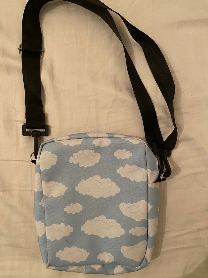 Mavi Bulut Desenli Kadın Çapraz Çanta - Görsel 3