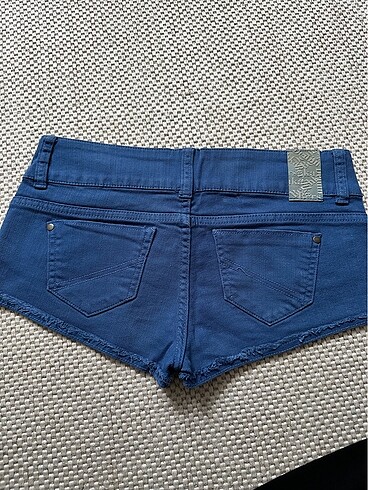 m Beden lacivert Renk Bershka vintage kot şort