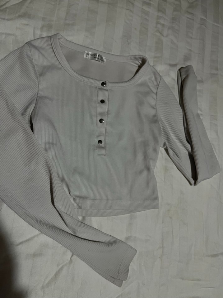 Beyaz Düğmeli Crop - Görsel 2