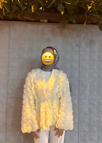 s Beden beyaz Renk Beyaz, güllü, ara boy Kadın ceket