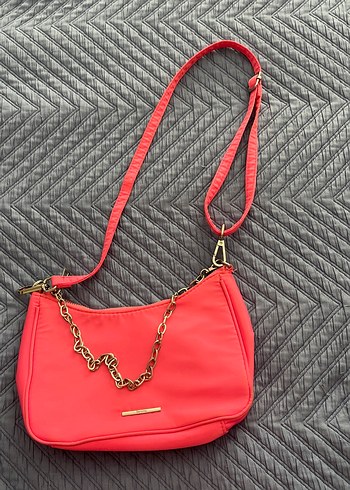 Zincir Detaylı Pembe bershka Kadın Çanta