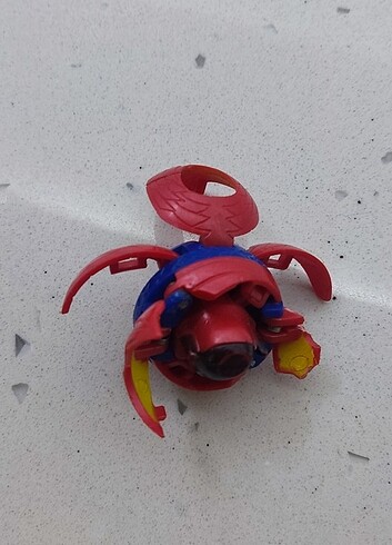 Beden Renk Arızalı Bakugan