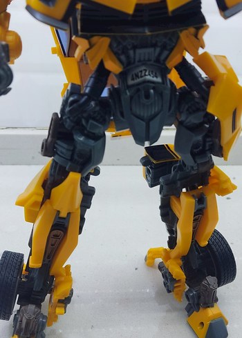 Transformers Leader Class Bumblebee - Görsel 3