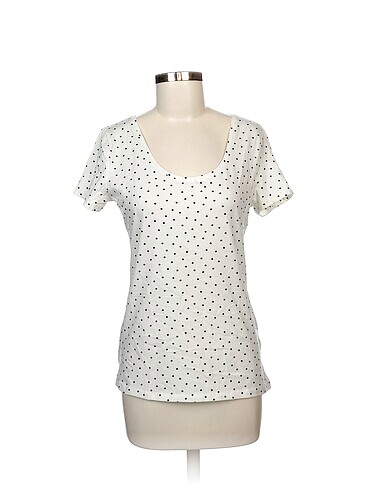H&M T-shirt %70 İndirimli.