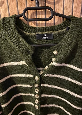 Düğmeli Uzun Kollu Çizgili Yeşil Triko - Görsel 3