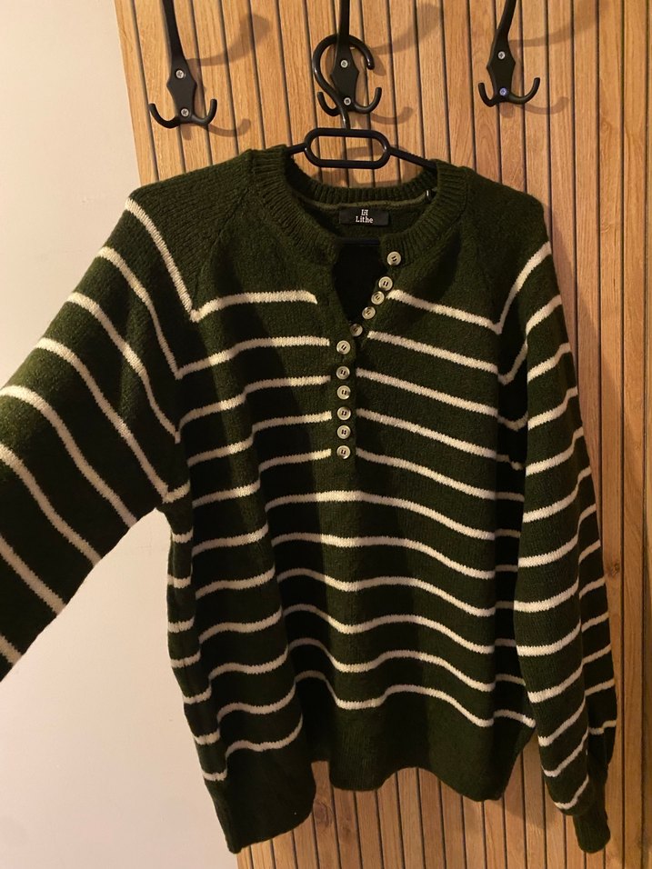 Düğmeli Uzun Kollu Çizgili Yeşil Triko - Görsel 2