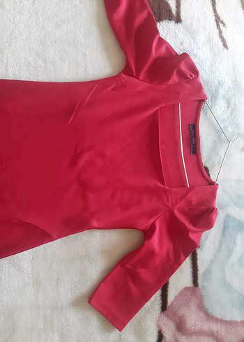 38 Beden kırmızı Renk Kırmızı esnek Kumaşlı Modern Kalem Elbise.0 elbise hiç giyilmedi