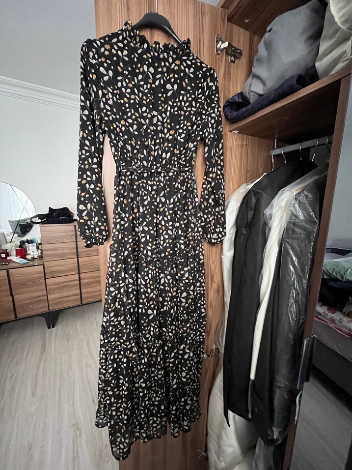 Desenli Pilili Siyah Uzun Kollu Uzun Elbise - Görsel 2