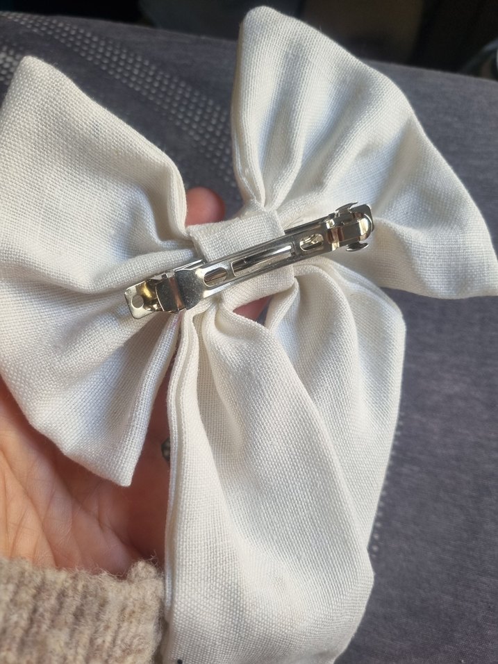 Beyaz Keten Fiyonk Saç Aksesuarı - Görsel 2