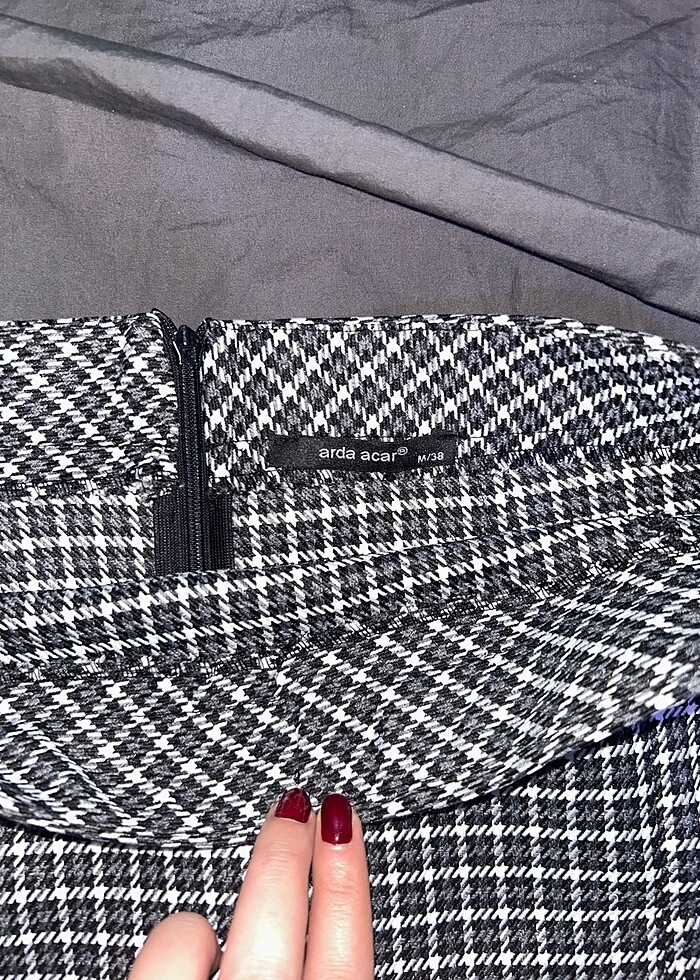 Yırtmaçlı Mini Etek - Görsel 2