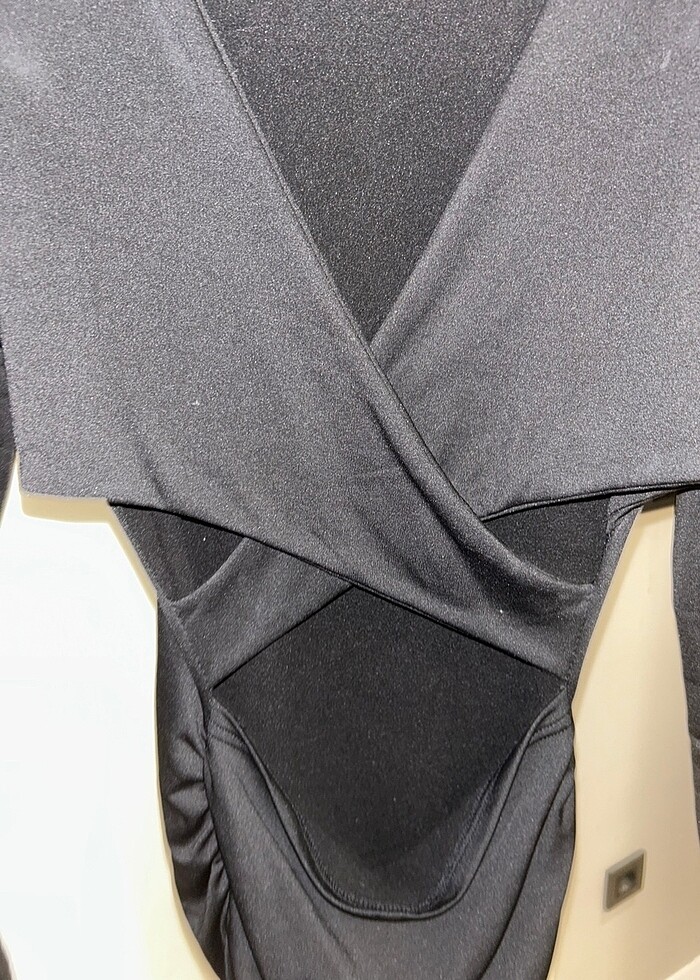 Dekolteli Siyah Elbise - Görsel 2