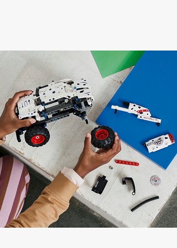  Beden LEGO Technic Monster Jam 42150