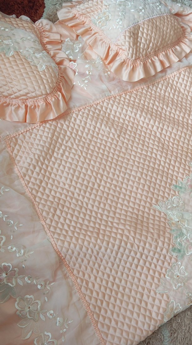 Nakışlı Pembe Pastel Yatak Örtüsü - Görsel 2